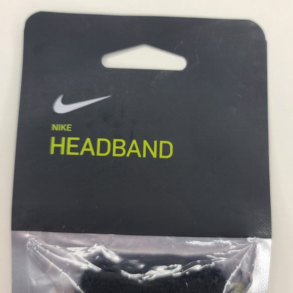 Nike Swoosh Headband Black & White - Picture 4 of 7